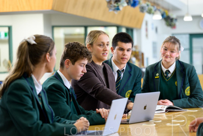 August 2025 / LIBRARY-Seniors_250826-2864