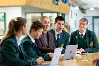 August 2025 / LIBRARY-Seniors_250826-2865