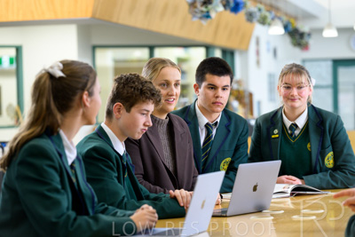 August 2025 / LIBRARY-Seniors_250826-2868