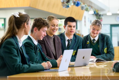 August 2025 / LIBRARY-Seniors_250826-2883