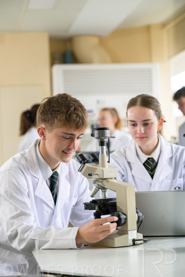 August 2025 / SCIENCE-Seniors_250827-7964