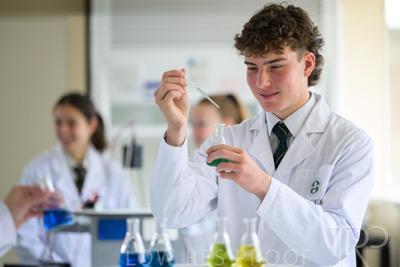 August 2025 / SCIENCE-Seniors_250827-8010