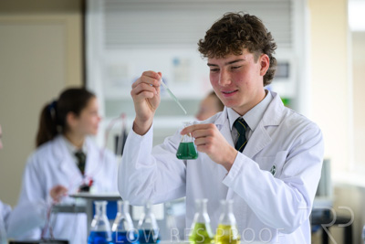 August 2025 / SCIENCE-Seniors_250827-8025