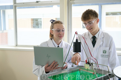 August 2025 / SCIENCE-Seniors_250827-8454