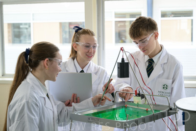 August 2025 / SCIENCE-Seniors_250827-8475