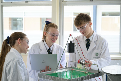 August 2025 / SCIENCE-Seniors_250827-8496