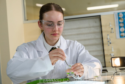 August 2025 / SCIENCE-Seniors_250827-8687