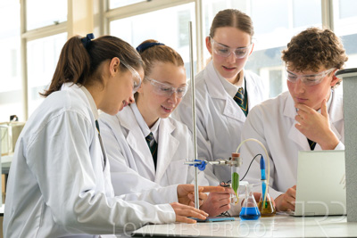 August 2025 / SCIENCE-Seniors_250827-8859