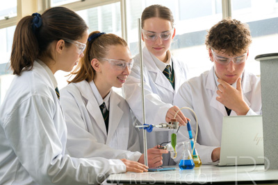 August 2025 / SCIENCE-Seniors_250827-8884