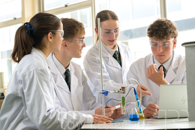 August 2025 / SCIENCE-Seniors_250827-8918