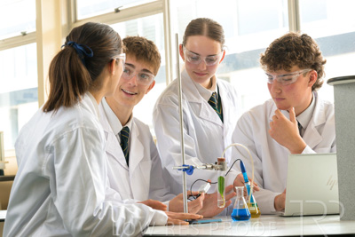 August 2025 / SCIENCE-Seniors_250827-8924