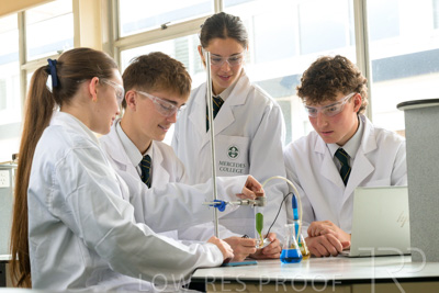 August 2025 / SCIENCE-Seniors_250827-9000