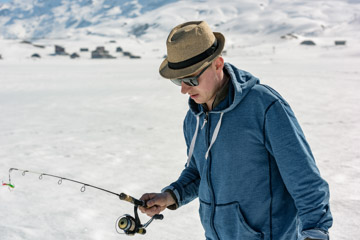MELCHSEE_ICE_FISHING_032_170329