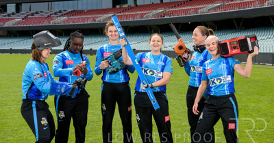 October 2022 / GROUP-OF-6-ON-OVAL_221010_81E2783