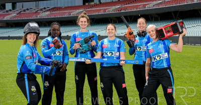 October 2022 / GROUP-OF-6-ON-OVAL_221010_81E2784