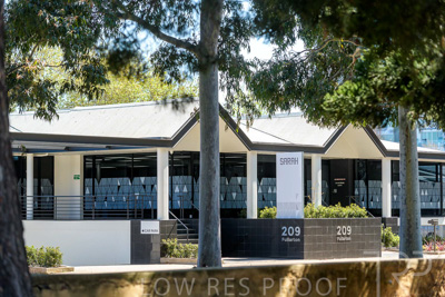 September 2023 / SARAH-GROUP-OFFICE-230912_85E9787