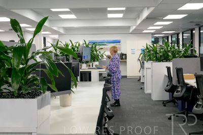 September 2023 / SARAH-GROUP-OFFICE-230912_Z9C0803