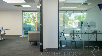 September 2023 / SARAH-GROUP-OFFICE-230912_Z9C1233