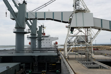 VITERRA 2013 / 091024_VITERA_1ST_SHIPLOAD_026