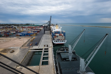 VITERRA 2013 / 091024_VITERA_1ST_SHIPLOAD_060