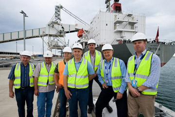 VITERRA 2013 / 091024_VITERA_1ST_SHIPLOAD_076