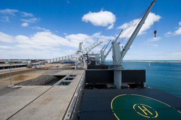 VITERRA 2013 / 091025_VITERA_1ST_SHIPLOAD_124