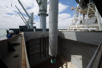 VITERRA 2013 / 091025_VITERA_1ST_SHIPLOAD_141