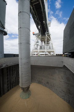 VITERRA 2013 / 091025_VITERA_1ST_SHIPLOAD_151