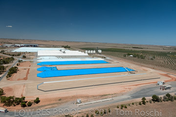 VITERRA 2013 / 110224_VITERRA_BOWMANS_866