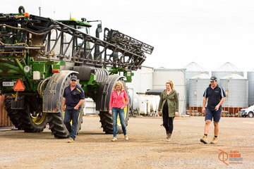 VITERRA 2013 / VITERRA_GLENVALE_FARMS_190_140909