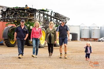 VITERRA 2013 / VITERRA_GLENVALE_FARMS_197_140909