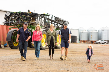 VITERRA 2013 / VITERRA_GLENVALE_FARMS_198_140909