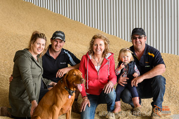 VITERRA 2013 / VITERRA_GLENVALE_FARMS_332_140909