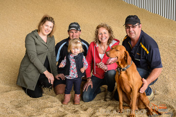 VITERRA 2013 / VITERRA_GLENVALE_FARMS_335_140909