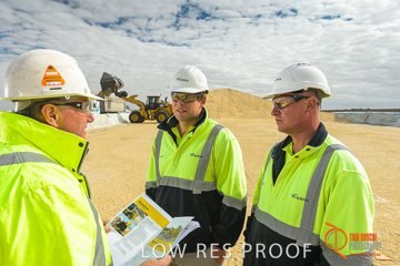 April 2015 / VITERRA_ROSEWORTHY_LOADER_0026_150429