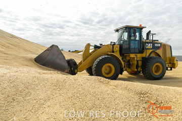 April 2015 / VITERRA_ROSEWORTHY_LOADER_0043_150429