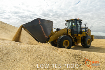 April 2015 / VITERRA_ROSEWORTHY_LOADER_0047_150429