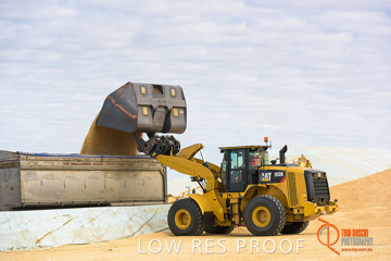 April 2015 / VITERRA_ROSEWORTHY_LOADER_0057_150429