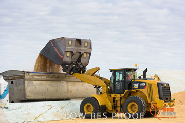 April 2015 / VITERRA_ROSEWORTHY_LOADER_0058_150429