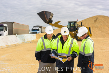 April 2015 / VITERRA_ROSEWORTHY_LOADER_0063_150429