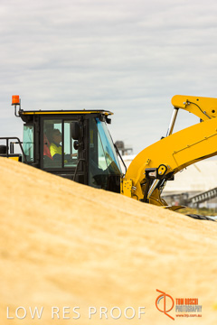 April 2015 / VITERRA_ROSEWORTHY_LOADER_0107_150429