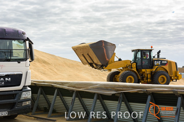 April 2015 / VITERRA_ROSEWORTHY_LOADER_0125_150429
