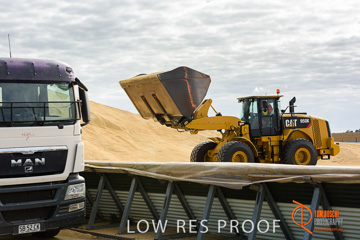 April 2015 / VITERRA_ROSEWORTHY_LOADER_0126_150429