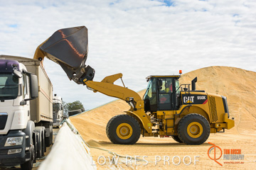 April 2015 / VITERRA_ROSEWORTHY_LOADER_0132_150429