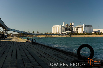 July 2015 / SHIP_LOADING_WALLAROO_001_150724