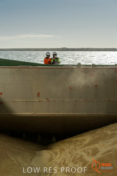 July 2015 / SHIP_LOADING_WALLAROO_017_150724