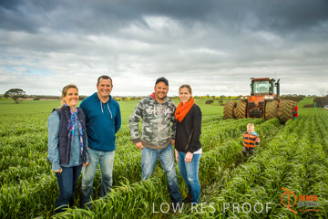 August 2015 / ROBERTS_AP_124_150805