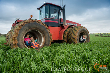 August 2015 / ROBERTS_AP_145_150805