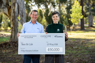 VITERRA / VITRRA_CHARITY_CHEQUES_007_160513