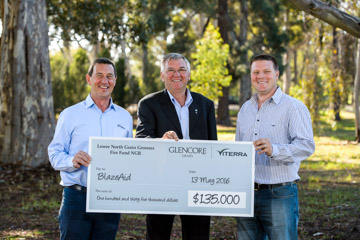 VITERRA / VITRRA_CHARITY_CHEQUES_015_160513